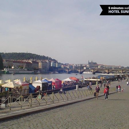 Hotel Sunflower Praga Exterior foto