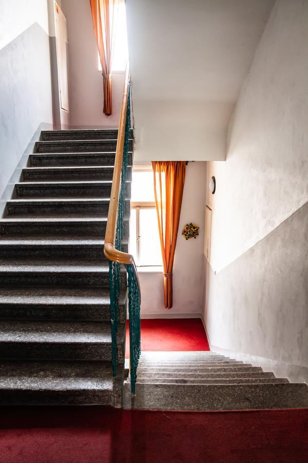 Hotel Sunflower Praga Exterior foto